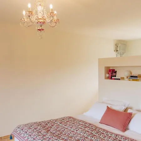 Casa vacanze Di Pigna Magnifique Avec Piscine, De 2 A 6 Personnes