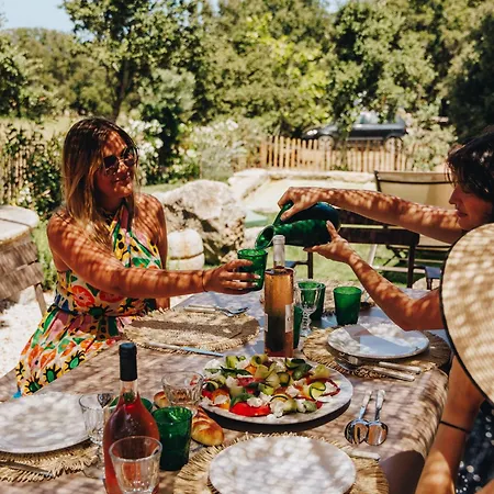 Di Pigna: Twin With Private Pools Near