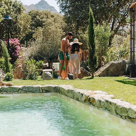 Casa vacanze Di Pigna Magnifique Avec Piscine, De 2 A 6 Personnes *