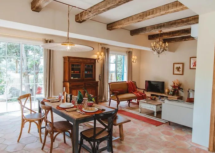 Hébergement de vacances Résidence Di Pigna Magnifique Avec Piscine, De 2 à 6 Personnes *