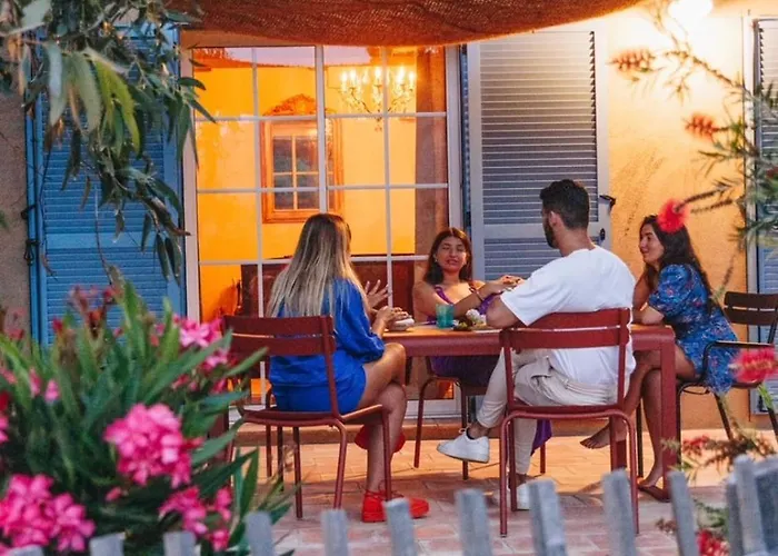 Résidence Di Pigna Magnifique Avec Piscine, De 2 à 6 Personnes Hébergement de vacances