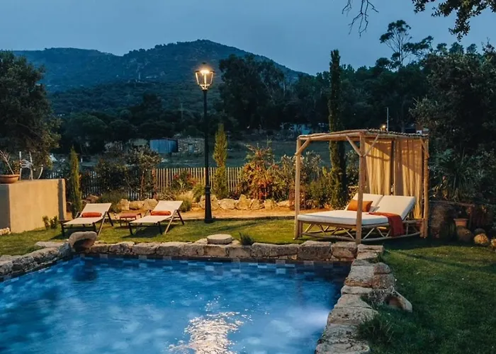 Résidence Di Pigna Magnifique Avec Piscine, De 2 à 6 Personnes * Algajola (Corsica)
