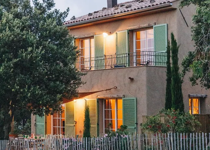 Résidence Di Pigna Magnifique Avec Piscine, De 2 à 6 Personnes * Algajola (Corsica)