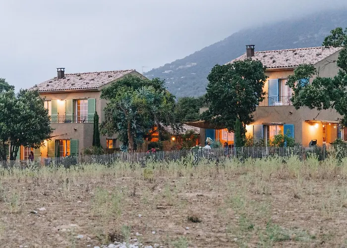 Résidence Di Pigna Magnifique Avec Piscine, De 2 à 6 Personnes * Algajola (Corsica)